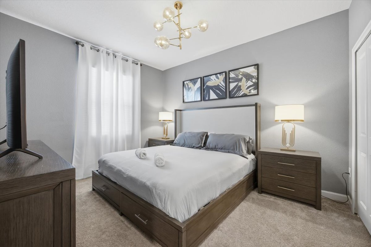 King bedroom with modern decor