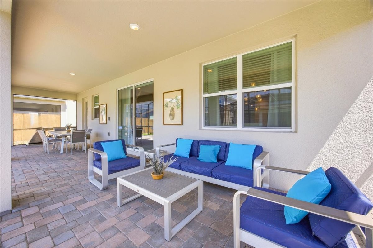 Outdoor lounge seating